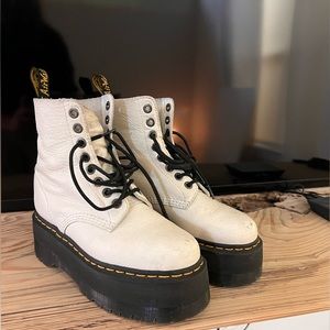 Dr Martens platform Jadon max